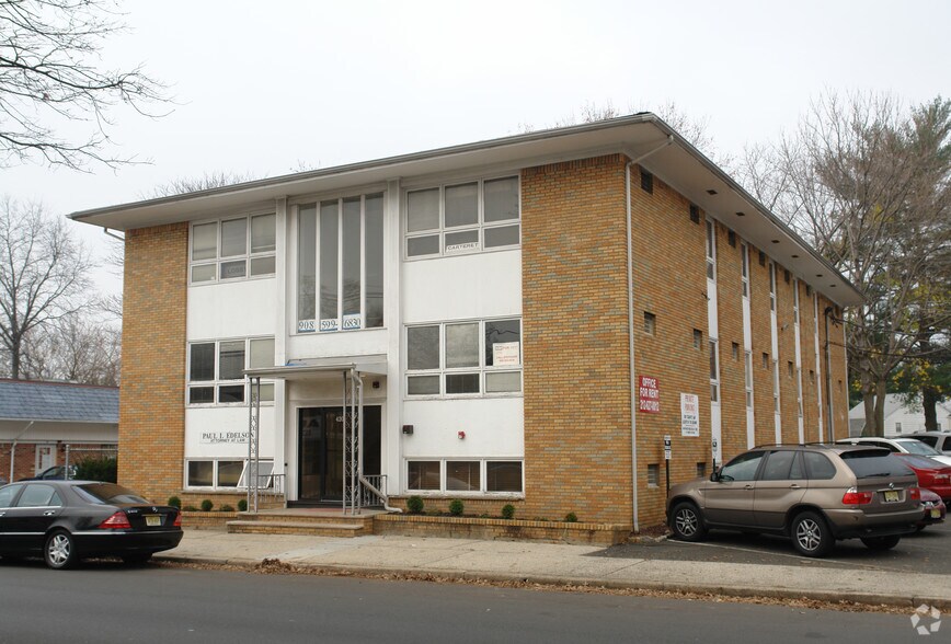 More Photos Of 420 Chestnut St, Union Township Medical For Lease