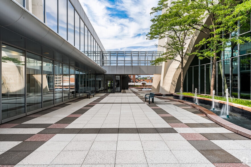 More Photos Of 1 Landmark Sq, Stamford Unknown For Lease