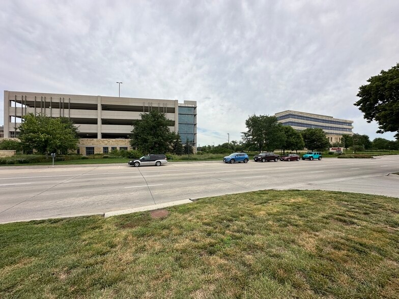 More Photos Of 1935 Q St, Lincoln Freestanding For Sale