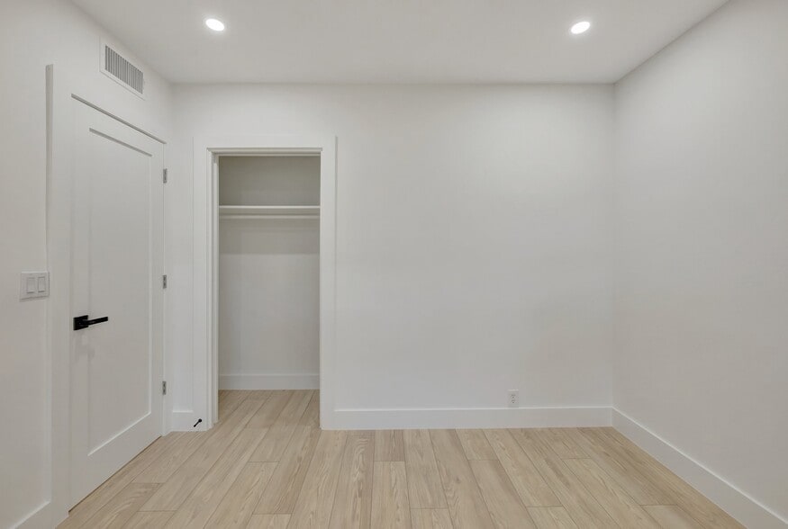 More Photos Of 323 De Carie St, Delray Beach Apartments For Sale