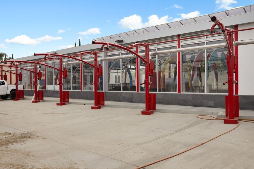 More Photos Of 2507 E Ball Rd, Anaheim Freestanding For Sale