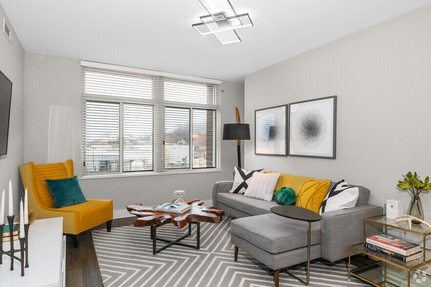 More Photos Of 3400 S Clark St, Arlington Apartments For Lease