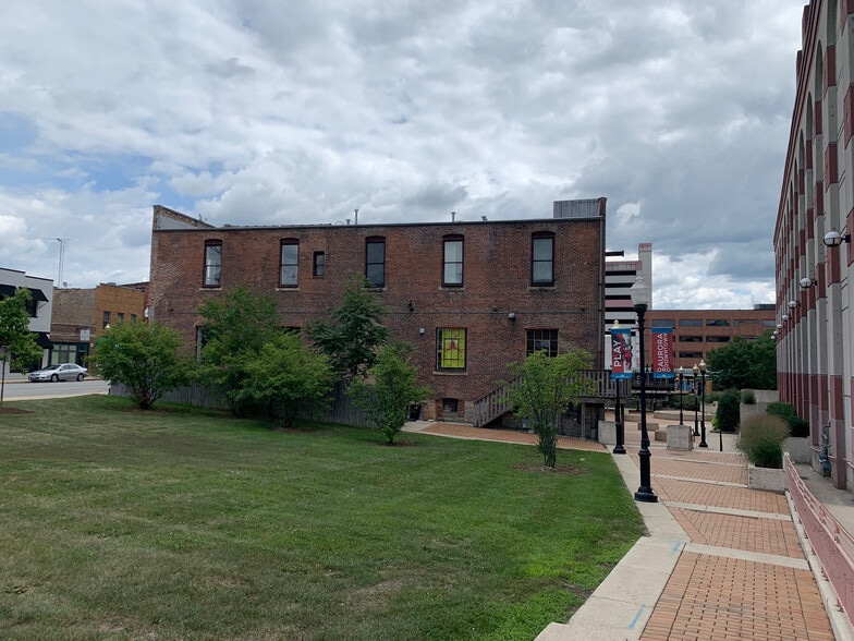 More Photos Of 46 W New York St, Aurora Storefront Retail Residential For Sale