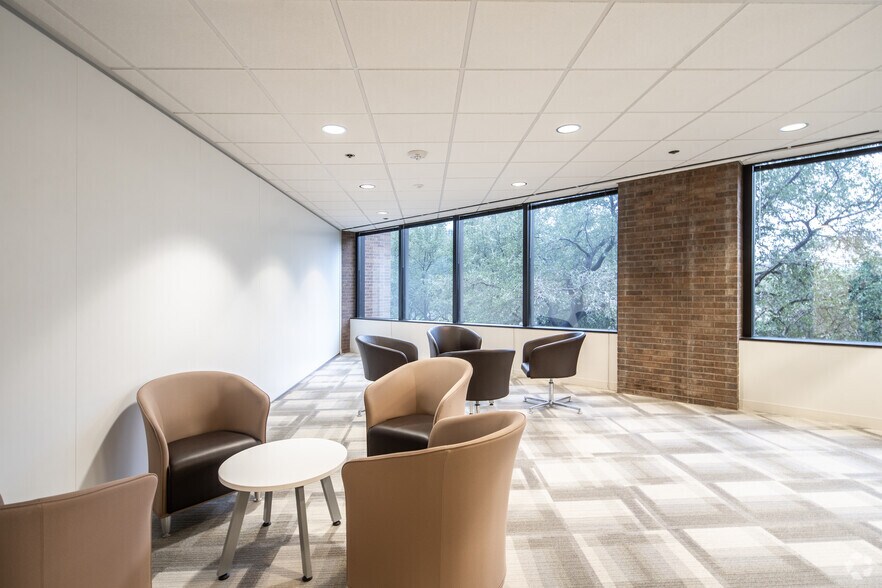 More Photos Of 12222 Merit Dr, Dallas Office For Lease