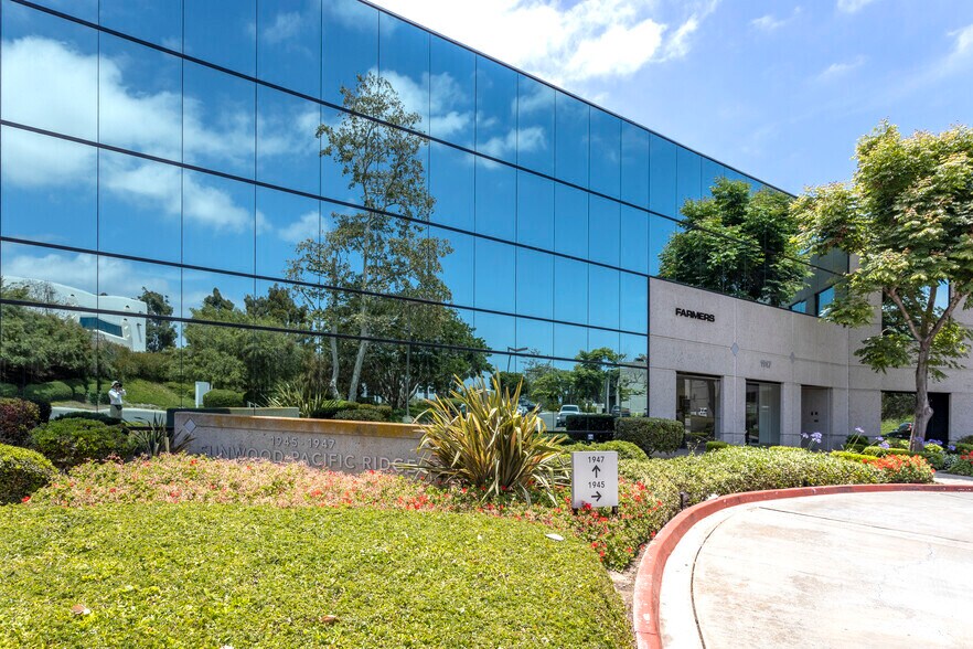 More Photos Of 1945 Camino Vida Roble, Carlsbad Unknown For Lease