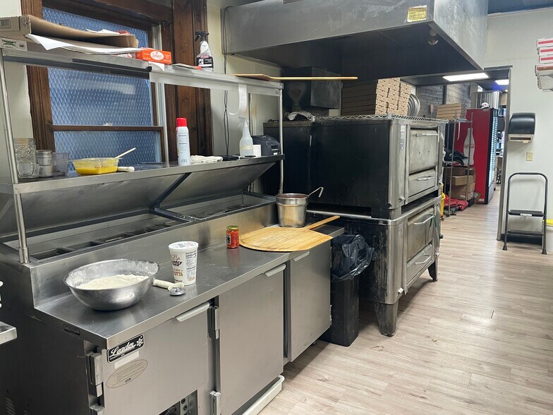 More Photos Of 232 Locust St, Columbia Storefront Retail Residential For Sale