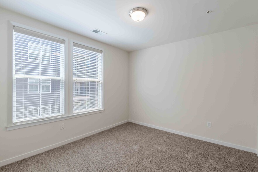 More Photos Of 101 N Wolfe St, Baltimore Apartments For Lease