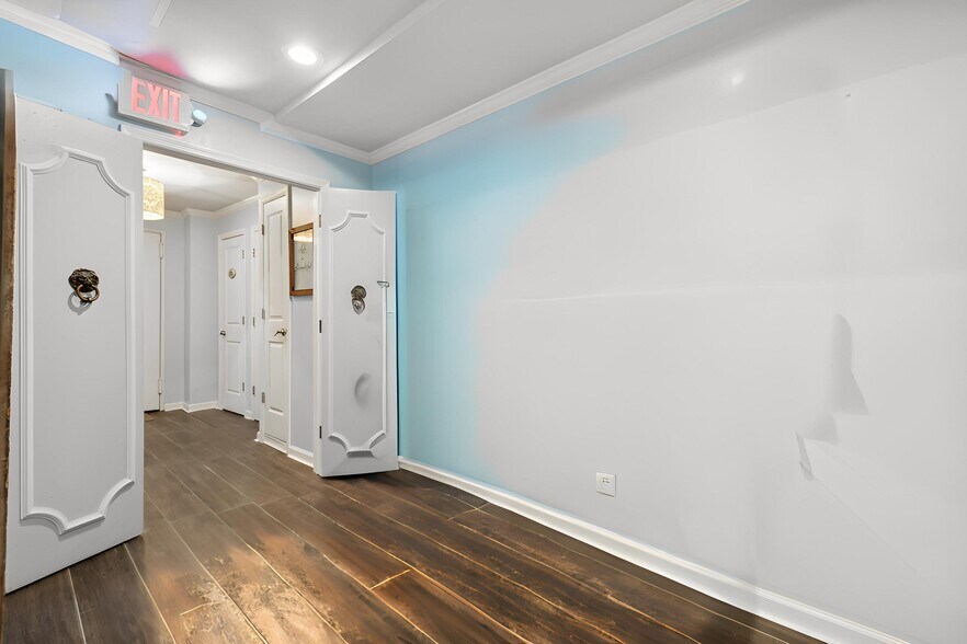 More Photos Of 504 Merrick Rd, Lynbrook Apartments For Sale