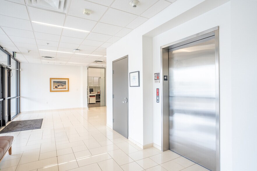 More Photos Of 6221 Riverside Dr, Irving Light Distribution For Lease