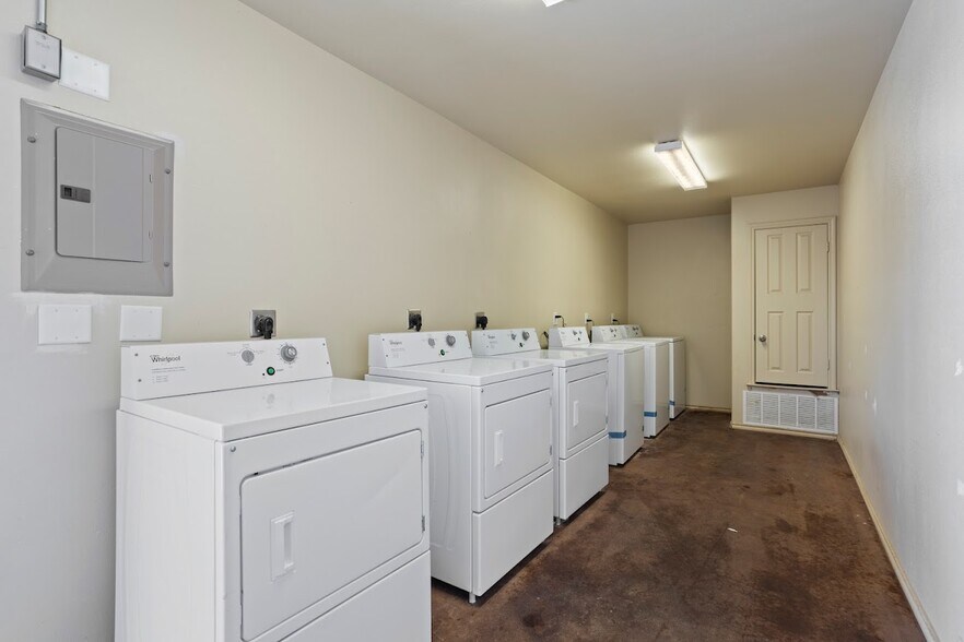 More Photos Of 1203 S Gail Ave, Monahans Apartments For Sale