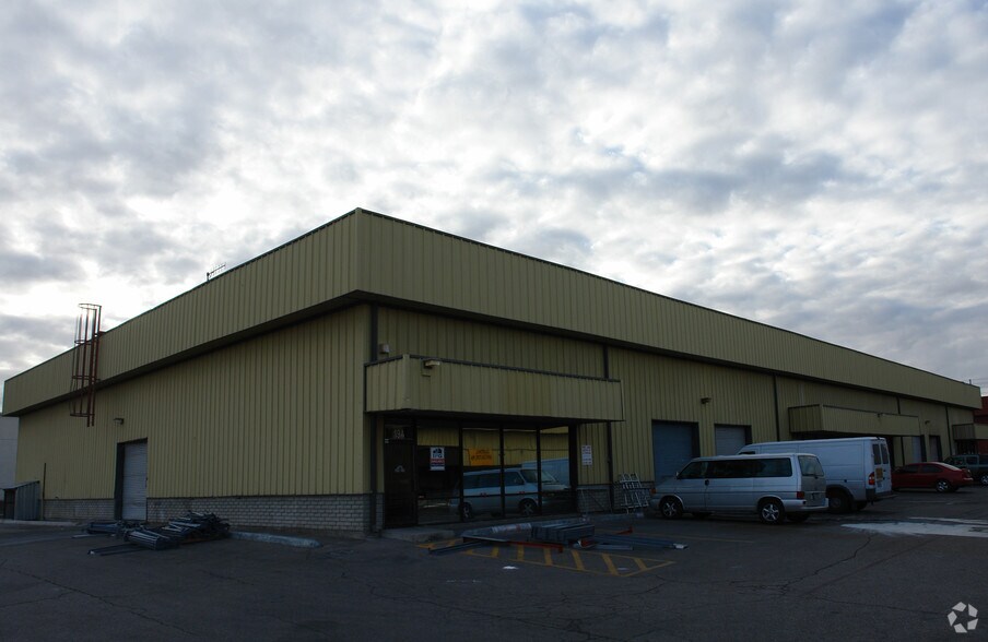 More Photos Of 2900 S Highland Dr, Las Vegas Warehouse For Lease