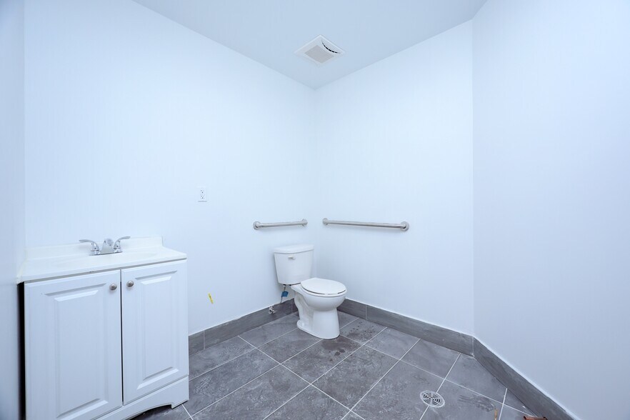 More Photos Of 2322 W 7th St, Brooklyn Warehouse For Sale
