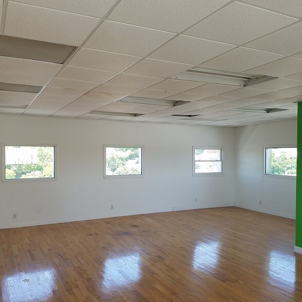 More Photos Of 17 Washington St, Norwalk Loft Creative Space For Sale