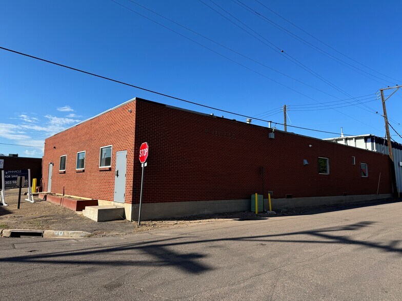 Primary Photo Of 395 Yuma St, Denver Warehouse For Sale