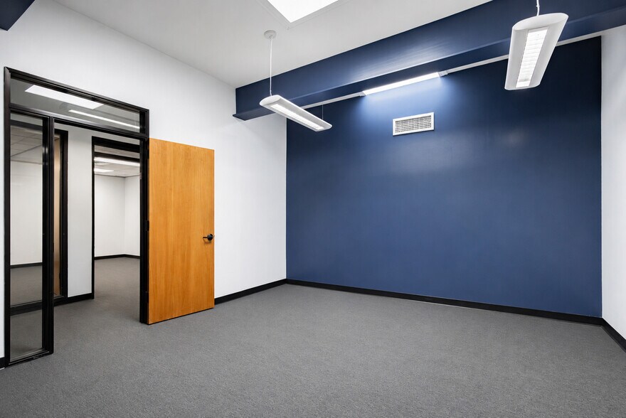 More Photos Of 714 S 4th St, Las Vegas Medical For Sale