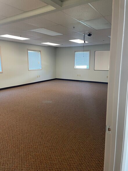 More Photos Of 130 E Burr Blvd, Kearneysville Office For Lease