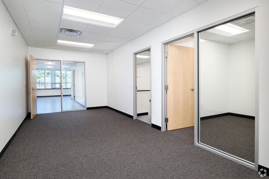 More Photos Of 48 Dunham Rd, Beverly Office For Lease