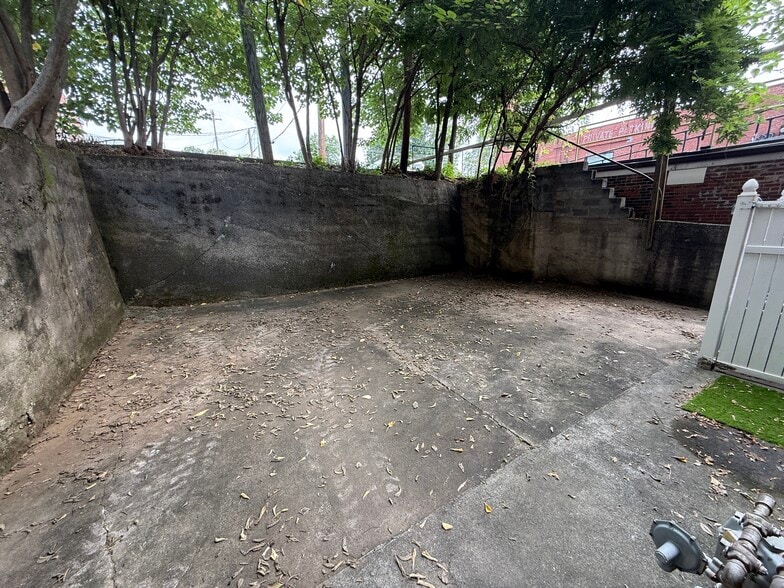 More Photos Of 110 E Washington Ave, Athens Storefront Retail Office For Sale