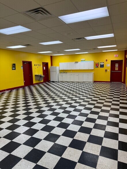More Photos Of 77 Scattergood Dr NW, Christiansburg Warehouse For Sale