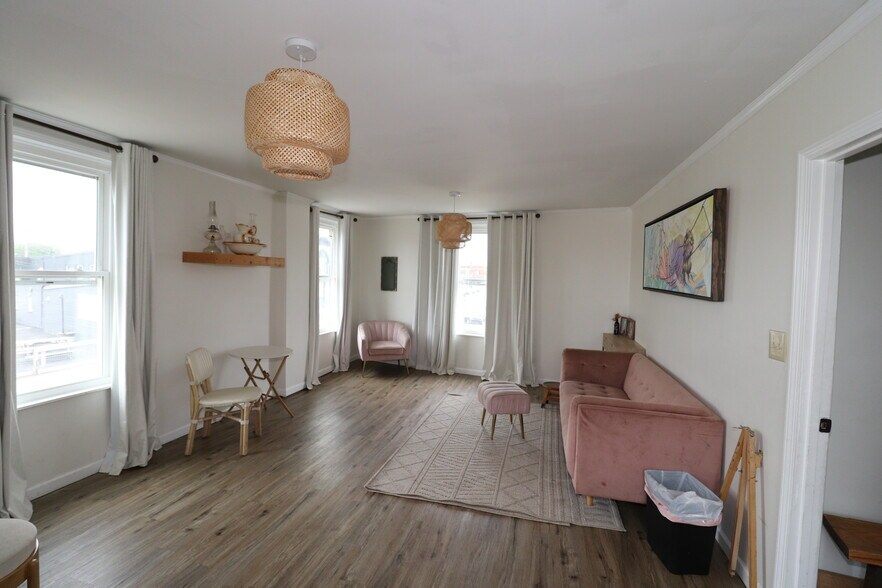 More Photos Of 139 S Broadway St, Blanchester Storefront Retail Residential For Sale