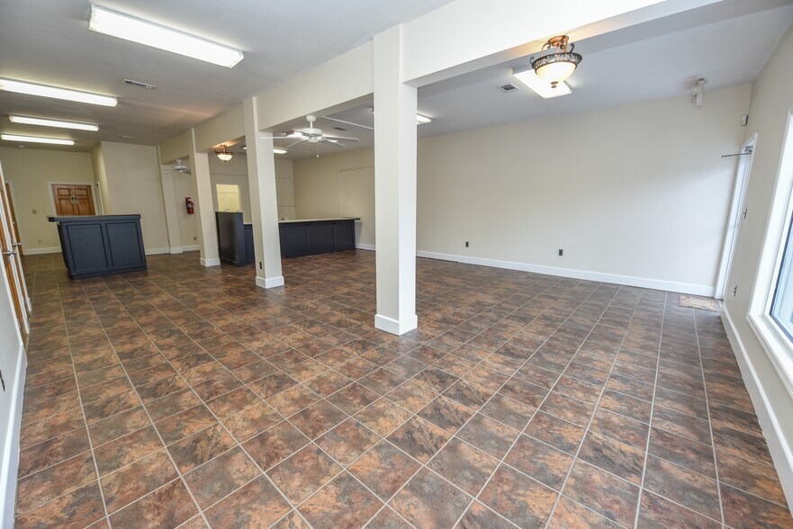 More Photos Of 51 Market St, Apalachicola Storefront Retail Residential For Lease