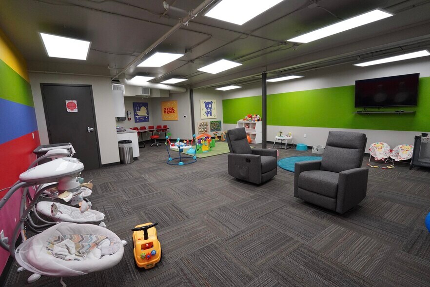 More Photos Of 1278 N Loop 1604 E, San Antonio Loft Creative Space For Lease