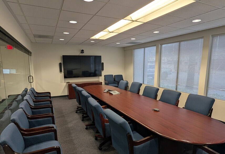 More Photos Of 2835 Temple Ave, Signal Hill Office For Sale
