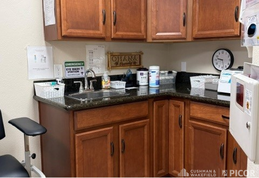 More Photos Of 6560 E Carondelet Dr, Tucson Medical For Lease