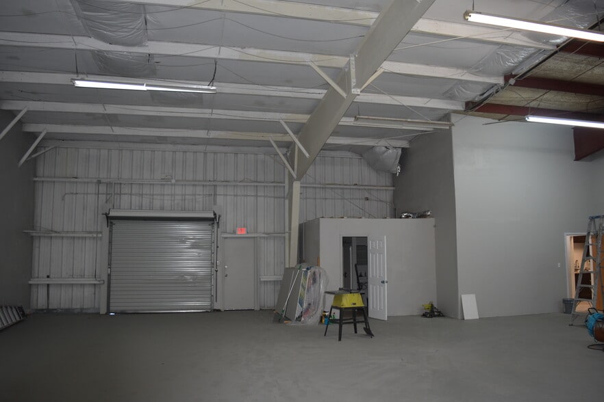 More Photos Of 7621 124th Ave N, Largo Distribution For Lease