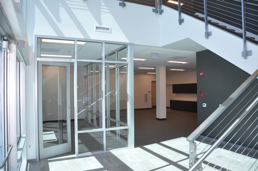 More Photos Of 711 S Van Buren St, Placentia Warehouse For Lease