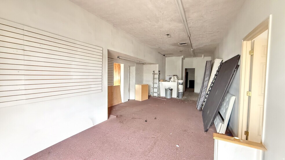 More Photos Of 545 E 100 N, Price Office For Sale