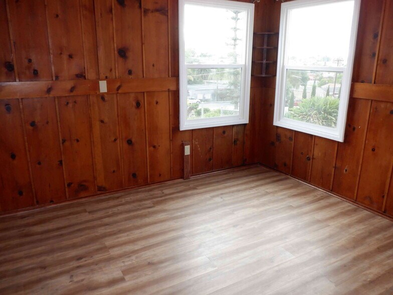 More Photos Of 2245 S Lanoitan Ave, National City Apartments For Sale