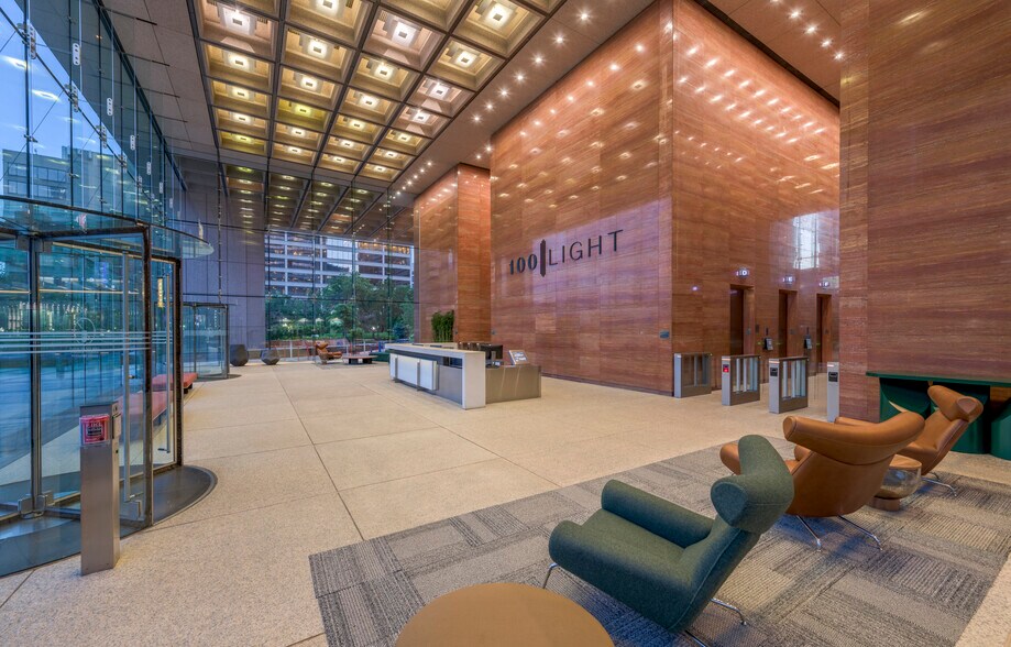 More Photos Of 100 Light St, Baltimore Office For Lease