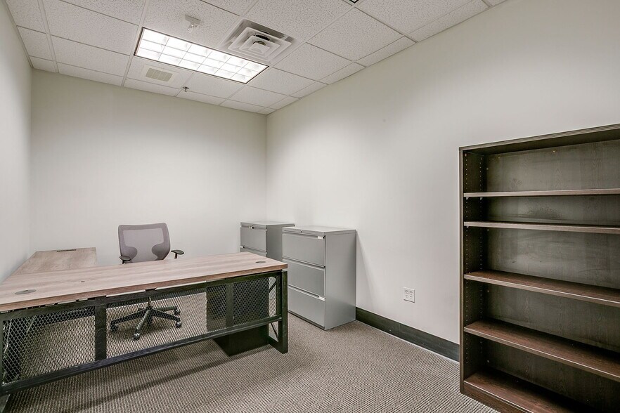More Photos Of 3262 Chapel Creek Blvd, Fort Worth Office For Lease