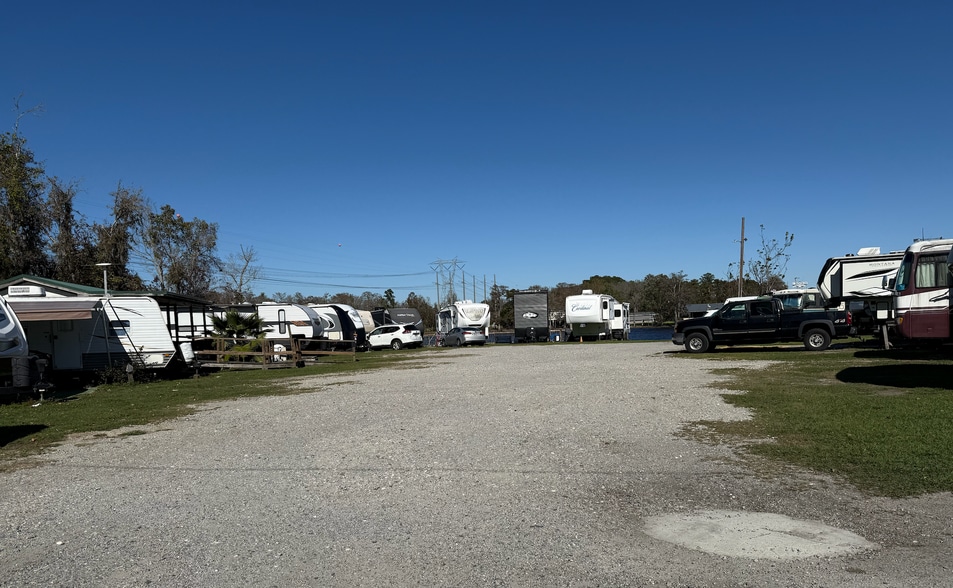 More Photos Of 70 US Highway 17, Richmond Hill Trailer Camper Park For Sale