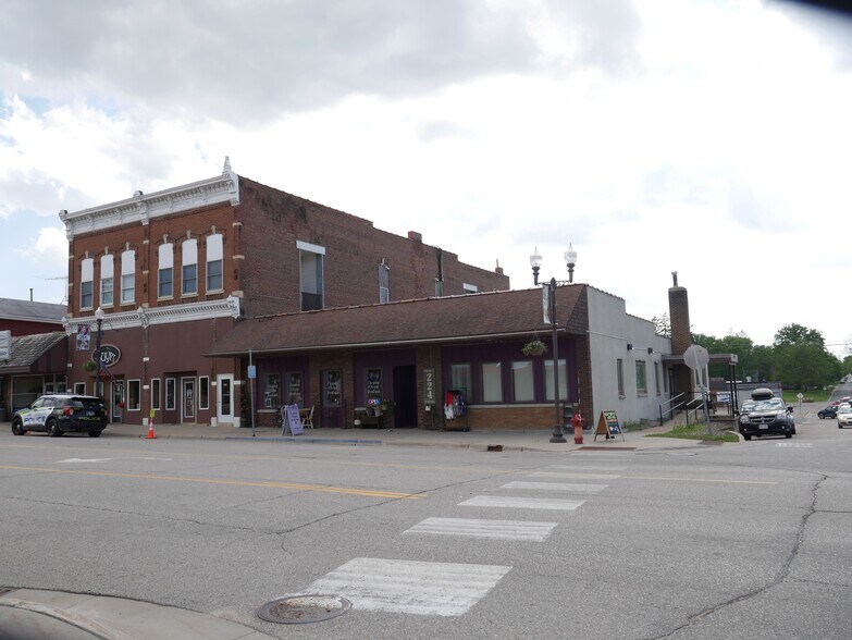 More Photos Of 224 S Main St, Zumbrota General Retail For Lease