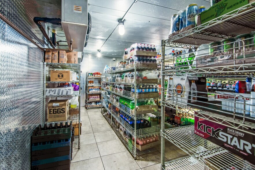 More Photos Of 7 Honey Springs Loop, Brumley Service Station For Sale