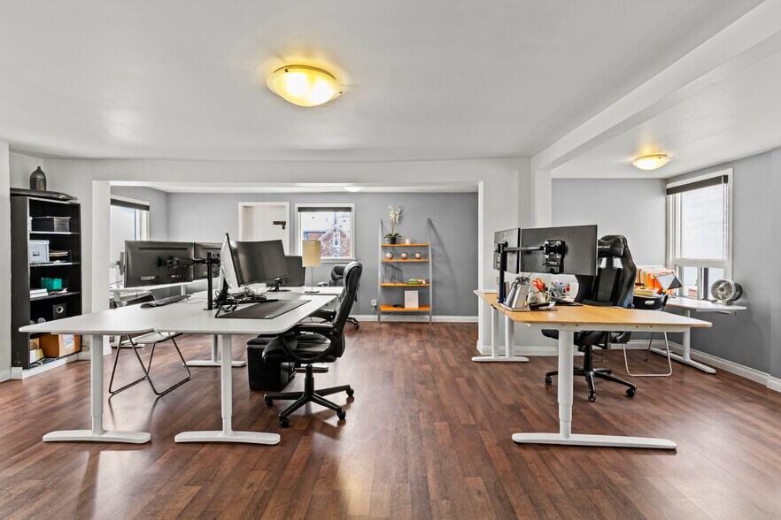 More Photos Of 196 King St, St Catharines Office For Sale
