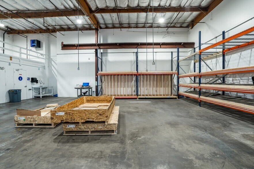 More Photos Of 255 Apollo Way, Hollister Warehouse For Lease