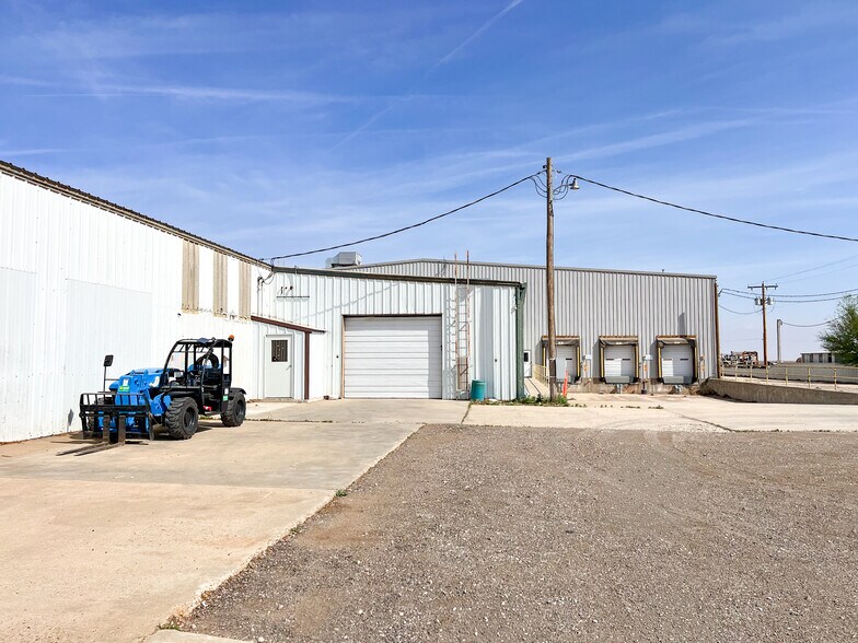 More Photos Of 3965 US Highway 60, Hereford Industrial For Sale
