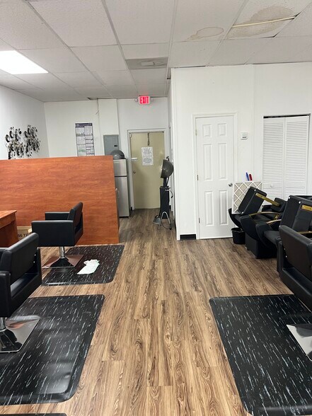 More Photos Of 26230-26316 Wesley Chapel Blvd, Lutz Unknown For Lease