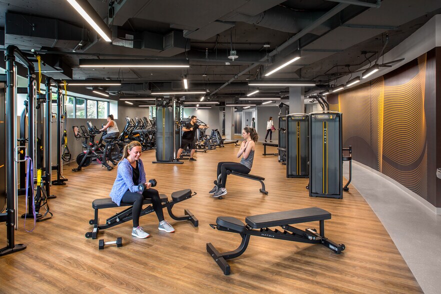 More Photos Of 600 New Hampshire Ave NW, Washington Office For Lease