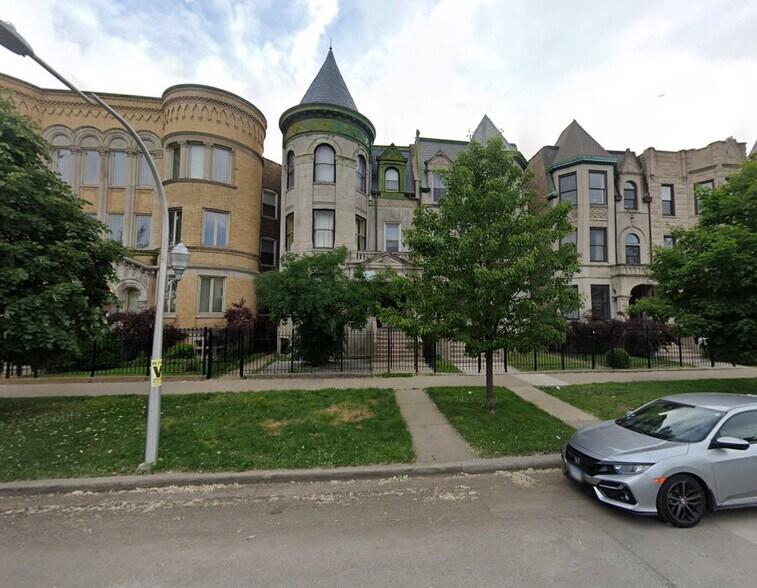 Primary Photo Of 4736 S Prairie Ave, Chicago Apartments For Sale
