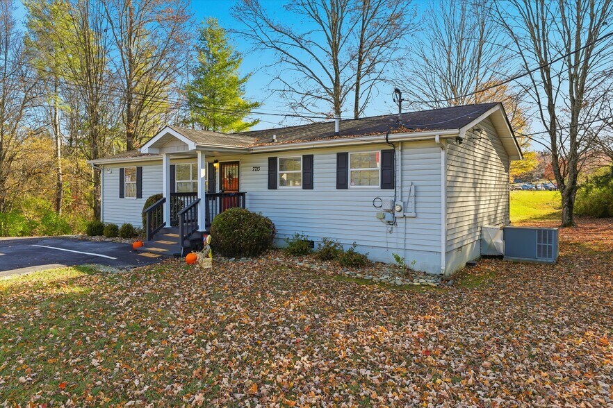 Primary Photo Of 7713 Oak Ridge Hwy, Knoxville Office For Sale