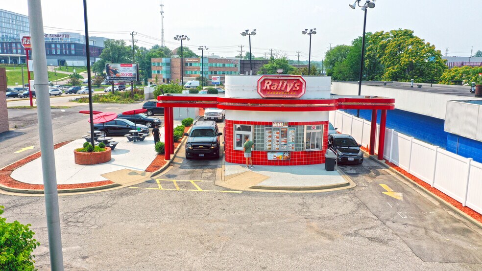 More Photos Of 5225 Madison Rd, Cincinnati Fast Food For Sale