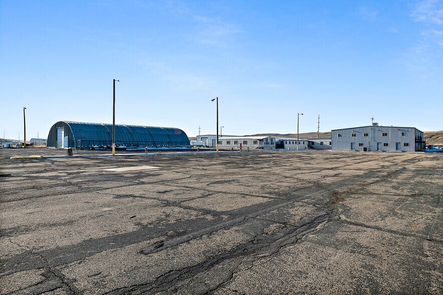 More Photos Of 71 Allegiance Cir, Evanston Warehouse For Lease