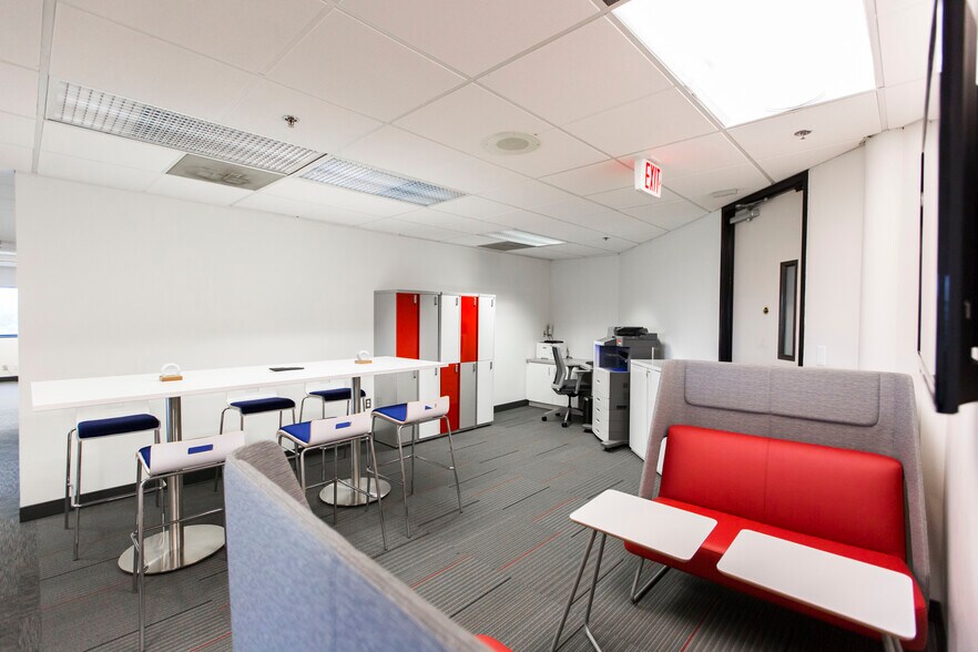 More Photos Of 28400 Northwestern Hwy, Southfield Office For Sale