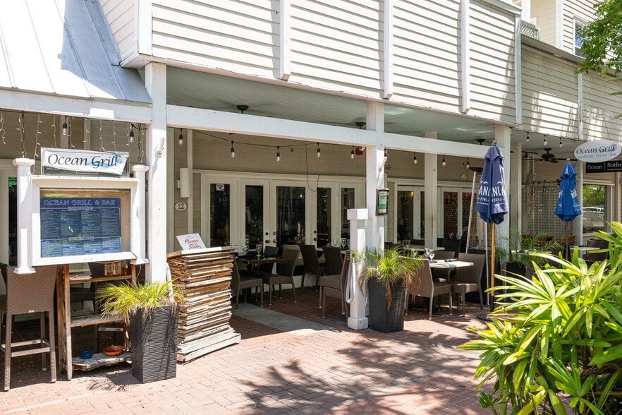 More Photos Of 1075 Duval St, Key West Apartments For Lease