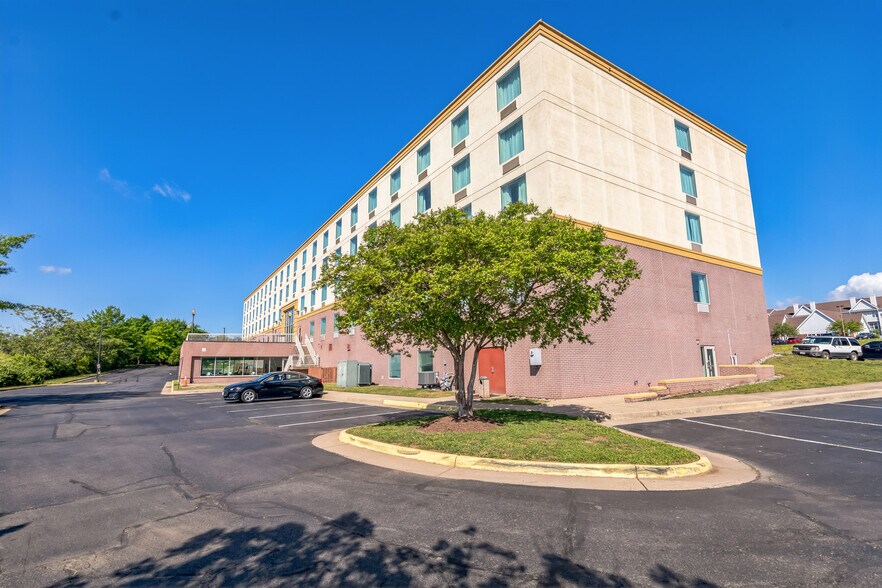 More Photos Of 7350 Williamson Blvd, Manassas Hotel For Sale