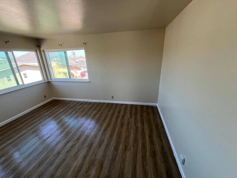 More Photos Of 529 21st St, Richmond Apartments For Sale